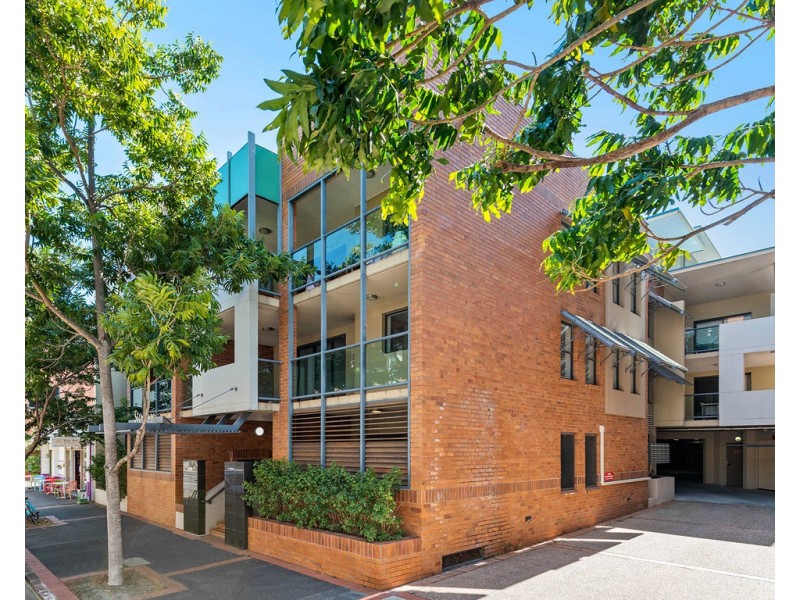 4/140 Commercial Road, Teneriffe QLD 4005