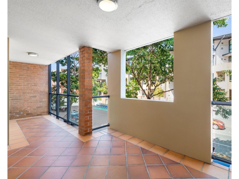 4/140 Commercial Road, Teneriffe QLD 4005