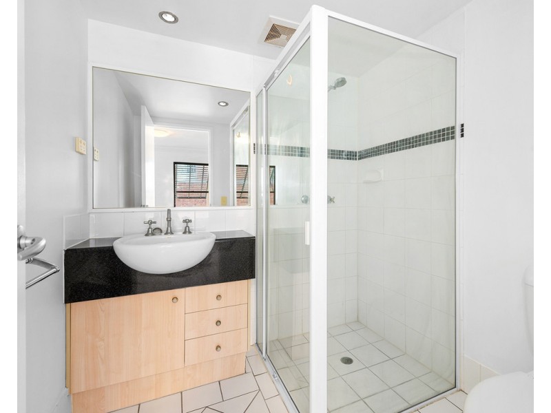 4/140 Commercial Road, Teneriffe QLD 4005