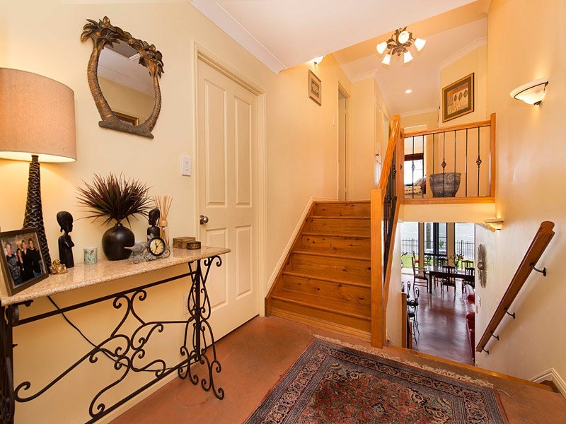 27 Laidlaw Parade, East Brisbane QLD 4169