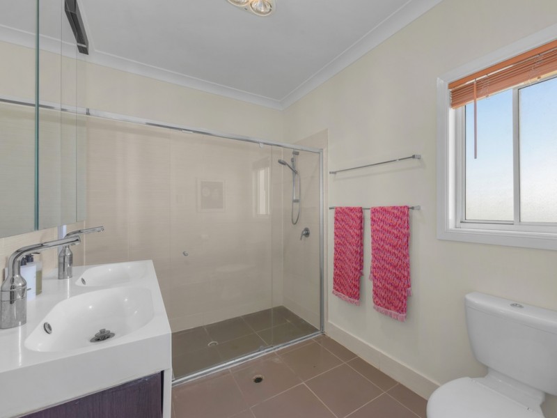33 Richmond Road, Morningside QLD 4170