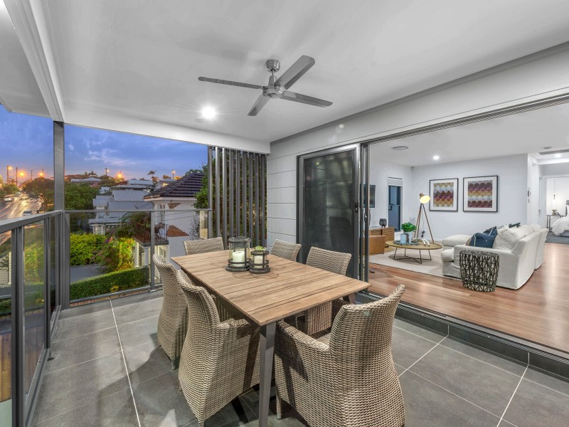 30 Ernest Street, Camp Hill QLD 4152