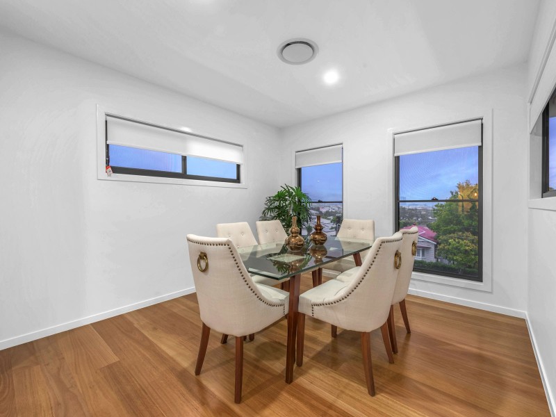 30 Ernest Street, Camp Hill QLD 4152