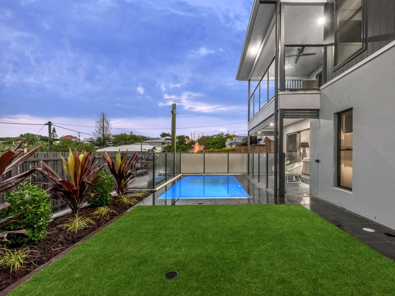 30 Ernest Street, Camp Hill QLD 4152