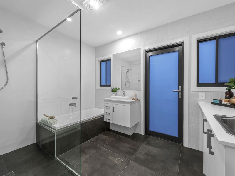 30 Ernest Street, Camp Hill QLD 4152