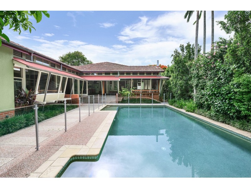 119 Virginia Avenue, Hawthorne QLD 4171