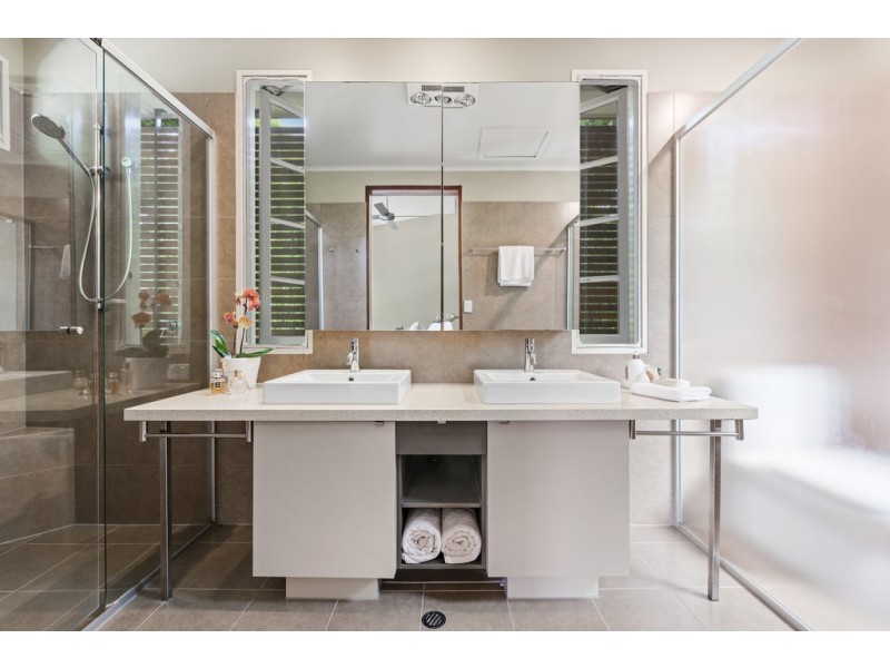 119 Virginia Avenue, Hawthorne QLD 4171