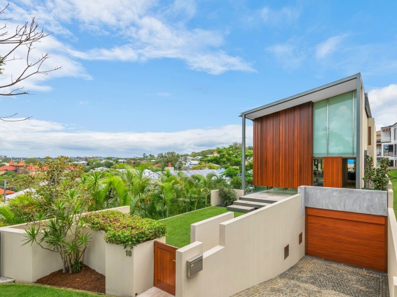 10 Flower Street, Windsor QLD 4030