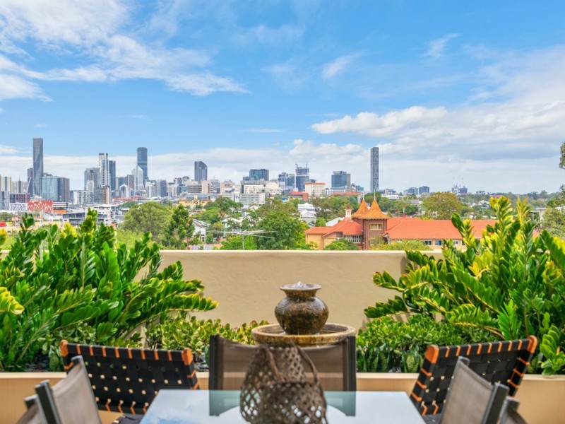 10 Flower Street, Windsor QLD 4030