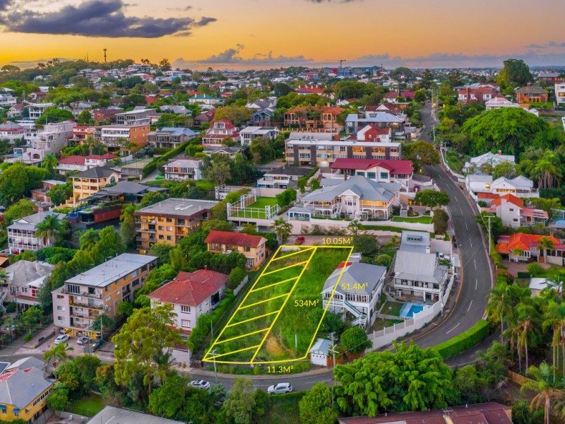 34 Crescent Road, Hamilton QLD 4007