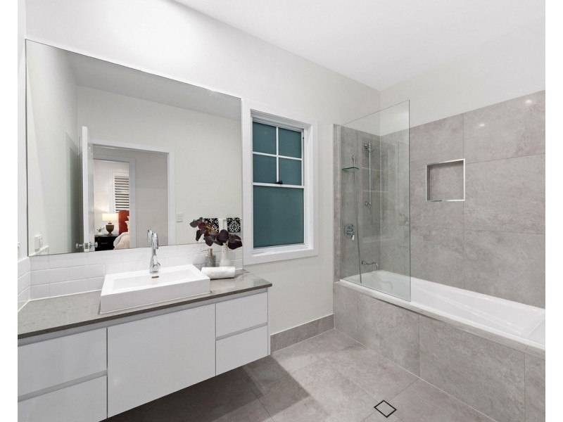 9 York Street, Morningside QLD 4170