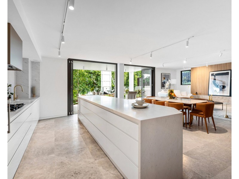 1/160 Oxlade Drive, New Farm QLD 4005