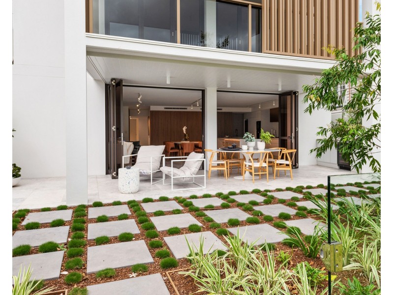 1/160 Oxlade Drive, New Farm QLD 4005