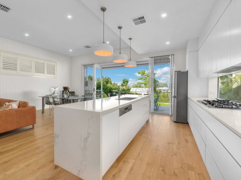 39 Pine Street, Bulimba QLD 4171