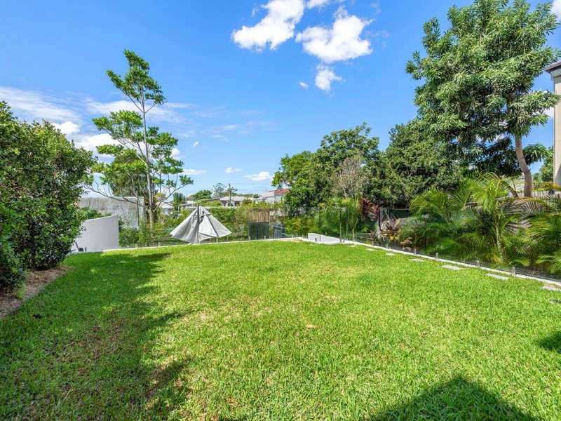 39 Pine Street, Bulimba QLD 4171