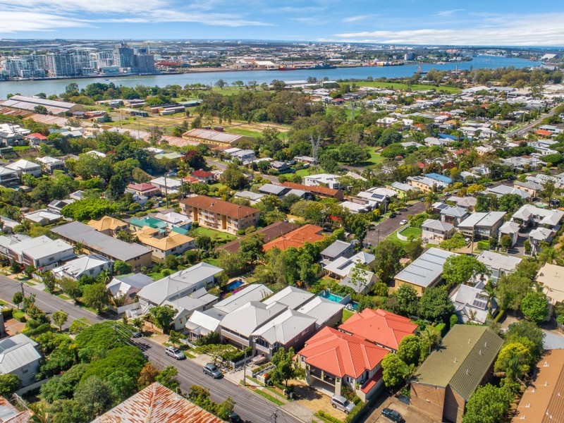 39 Pine Street, Bulimba QLD 4171