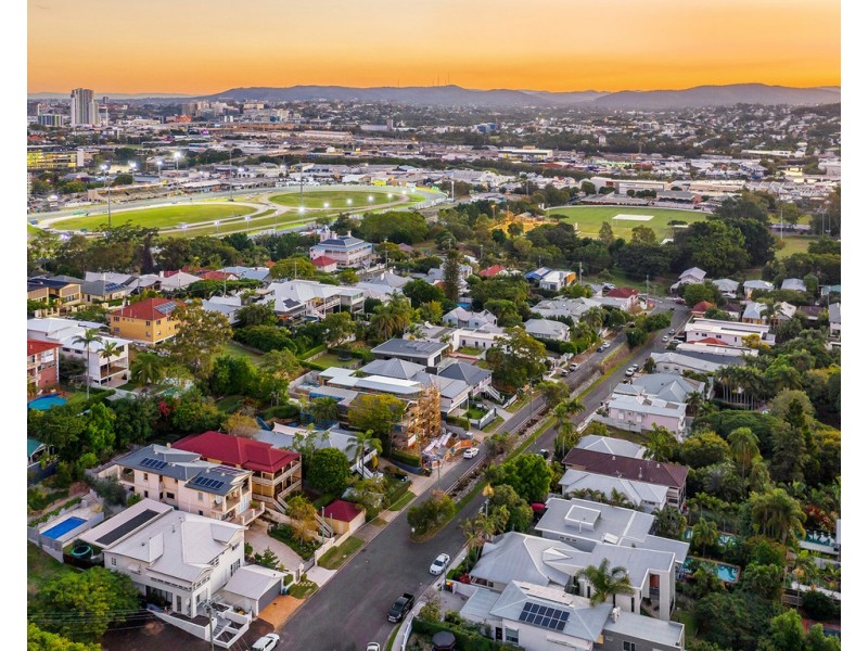 45 Joynt Street, Hamilton QLD 4007