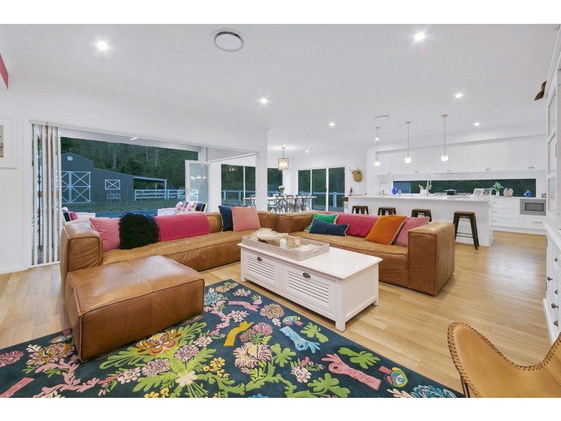 607E Upper Brookfield Road, Upper Brookfield QLD 4069