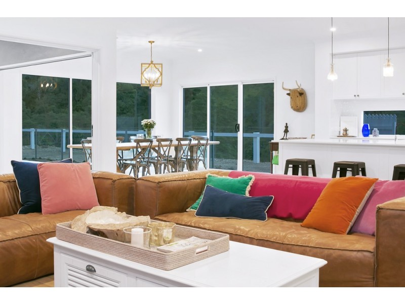 607E Upper Brookfield Road, Upper Brookfield QLD 4069