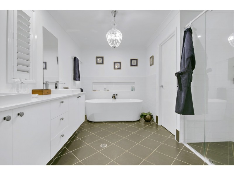 607E Upper Brookfield Road, Upper Brookfield QLD 4069