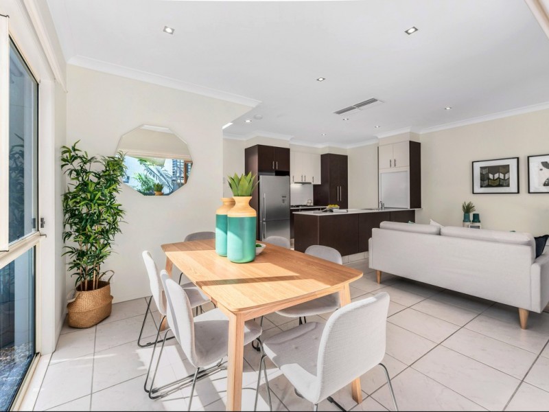 2/37 Frederick Street, Taringa QLD 4068