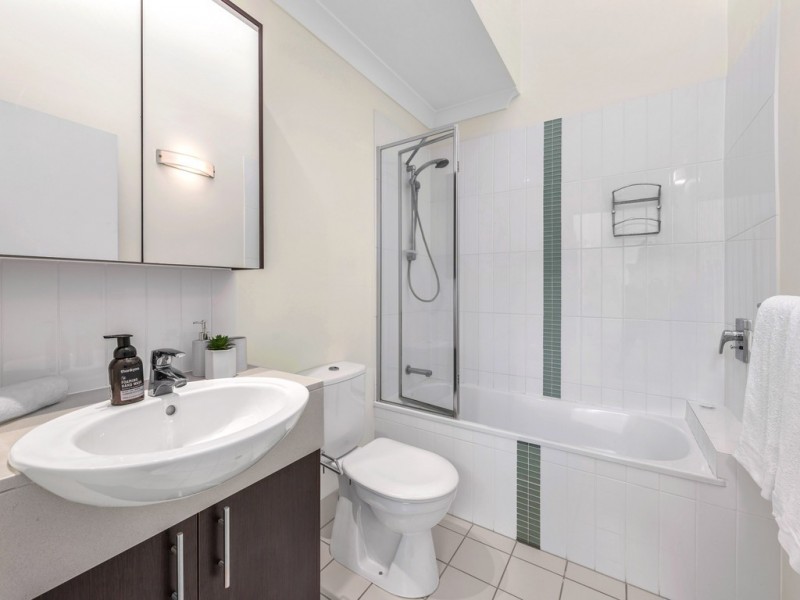 2/37 Frederick Street, Taringa QLD 4068