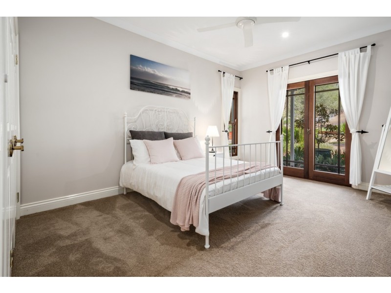 135 Highwood Road, The Gap QLD 4061