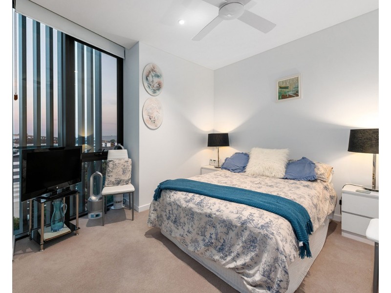 10803/320 Macarthur Avenue, Hamilton QLD 4007