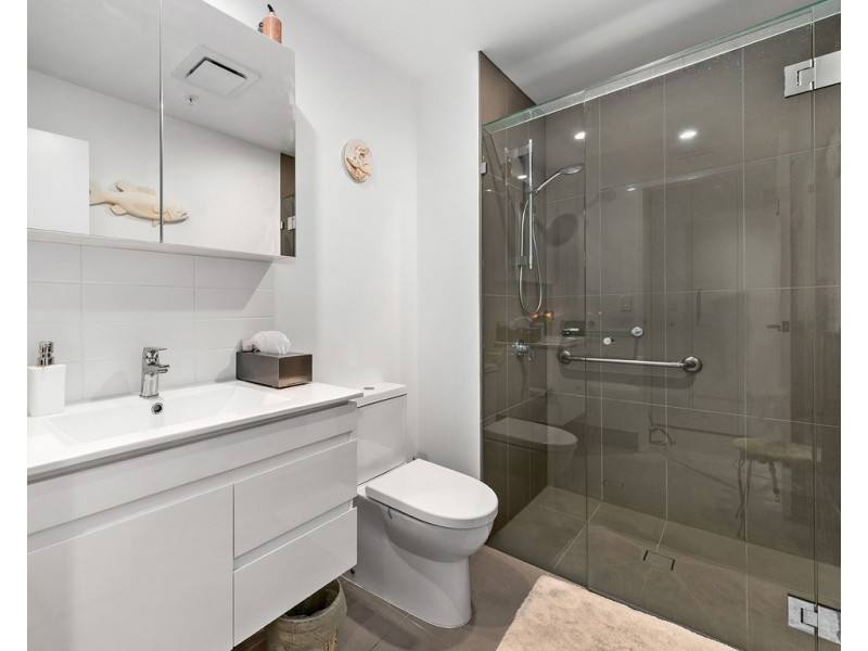 10803/320 Macarthur Avenue, Hamilton QLD 4007