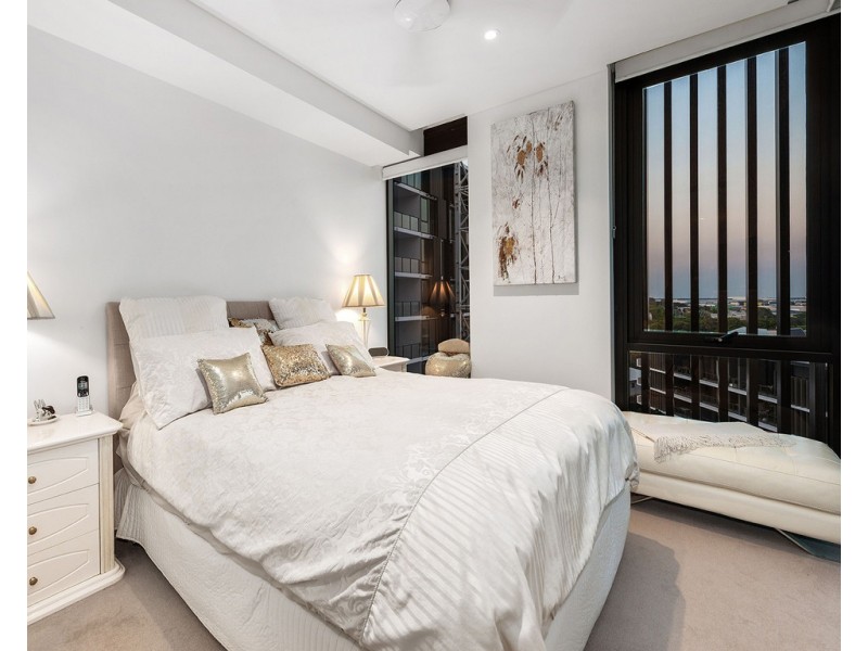 10803/320 Macarthur Avenue, Hamilton QLD 4007