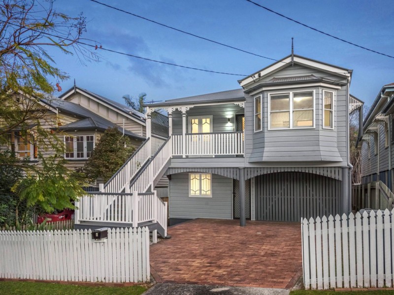 6 Seventh Avenue, Windsor QLD 4030