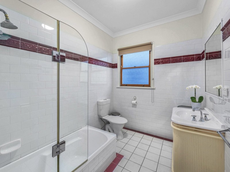 6 Seventh Avenue, Windsor QLD 4030