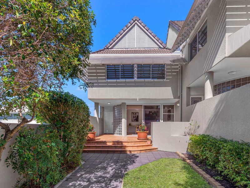 1/62 Ryans Road, St Lucia QLD 4067