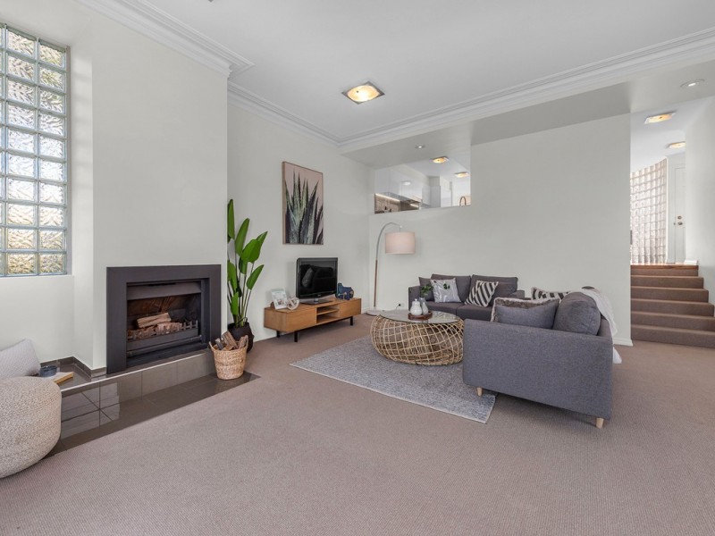 1/62 Ryans Road, St Lucia QLD 4067