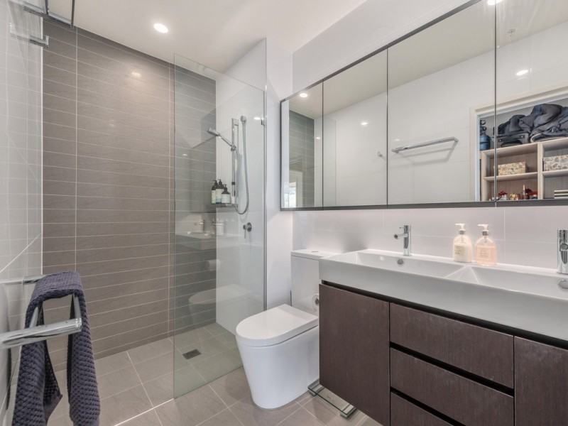 1407/70 Longland Street, Newstead QLD 4006