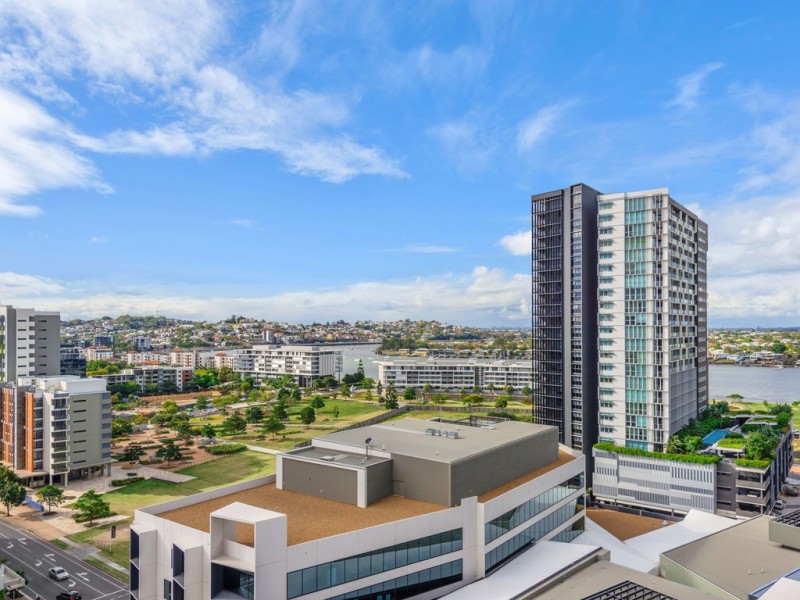 1407/70 Longland Street, Newstead QLD 4006