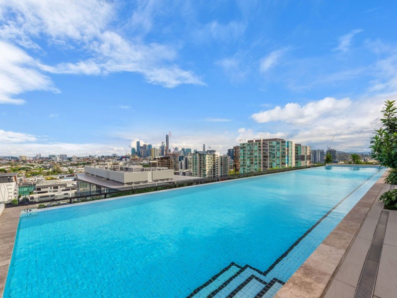 1407/70 Longland Street, Newstead QLD 4006