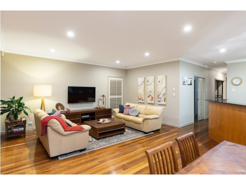 114 Stuart Street, Bulimba QLD 4171