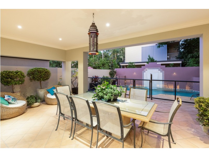 114 Stuart Street, Bulimba QLD 4171