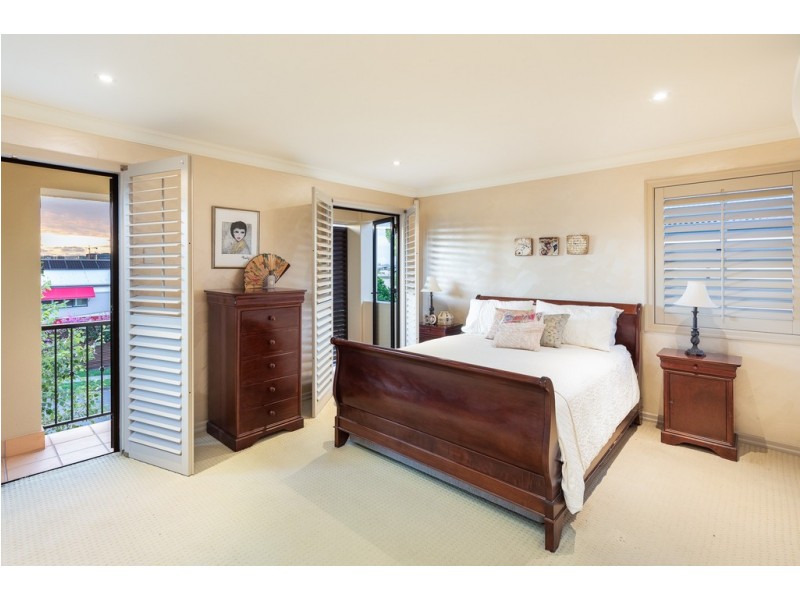 114 Stuart Street, Bulimba QLD 4171