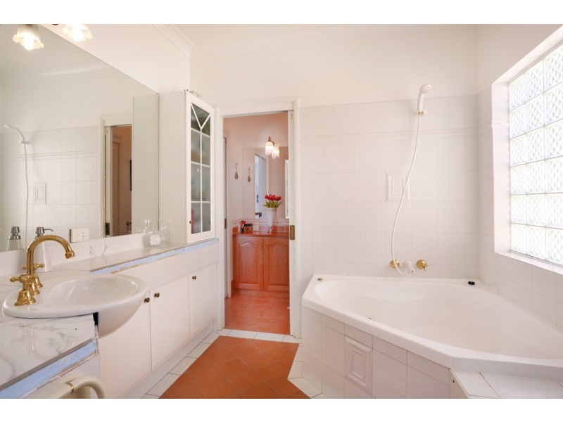 90 Reeve Street, Clayfield QLD 4011