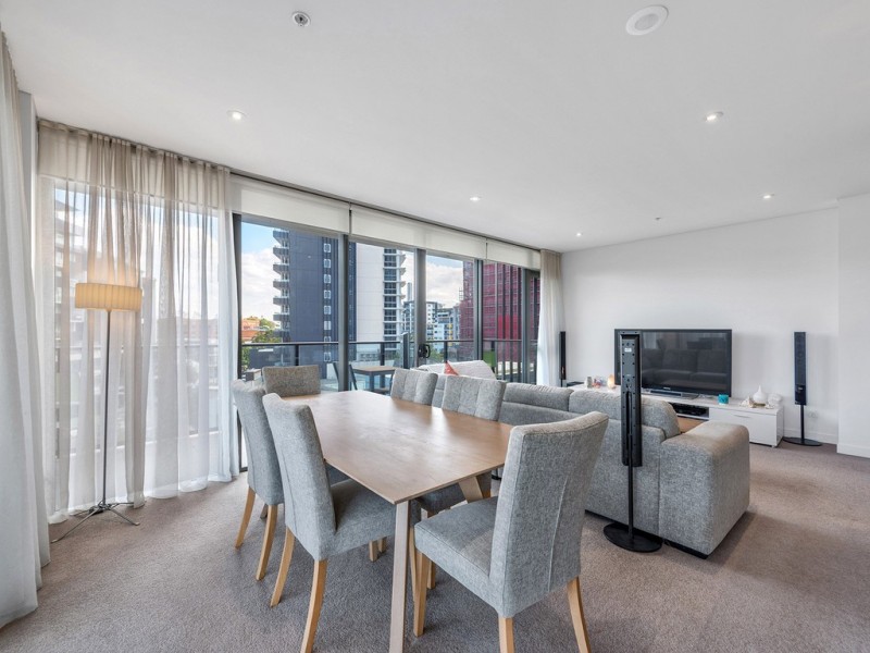 1046/12 Longland Street, Newstead QLD 4006