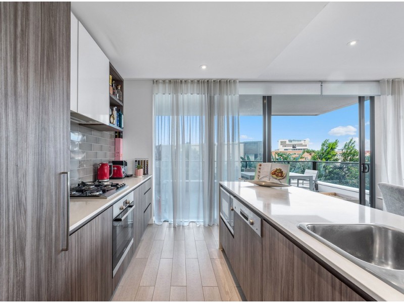 1046/12 Longland Street, Newstead QLD 4006