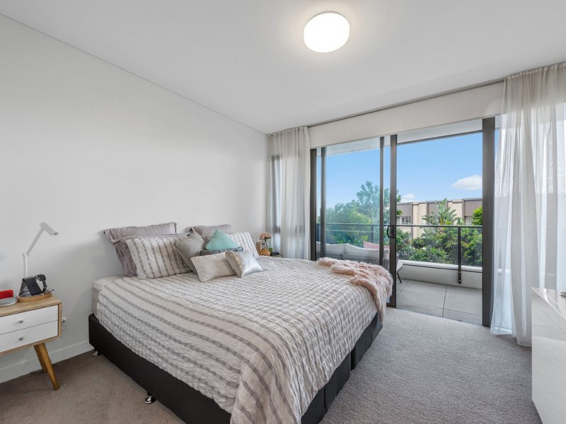 1046/12 Longland Street, Newstead QLD 4006