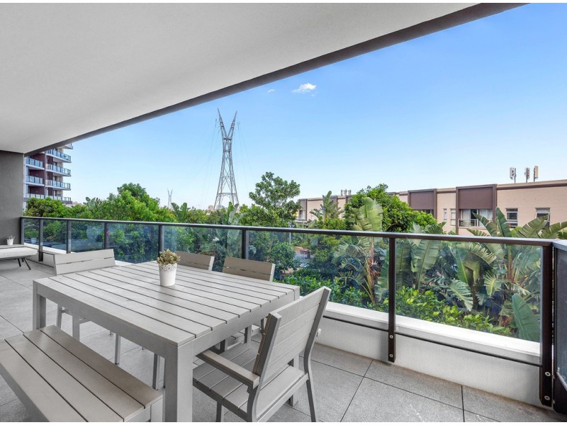 1046/12 Longland Street, Newstead QLD 4006