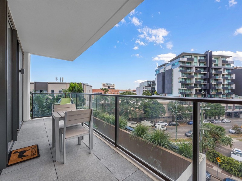 1046/12 Longland Street, Newstead QLD 4006