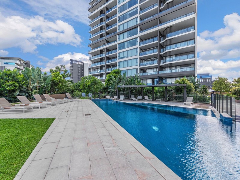 1046/12 Longland Street, Newstead QLD 4006