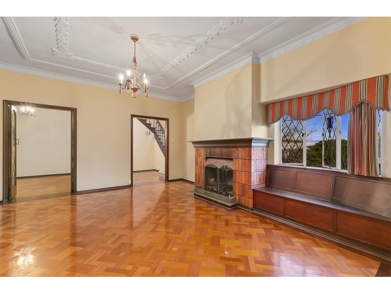 97 Crescent Road, Hamilton QLD 4007