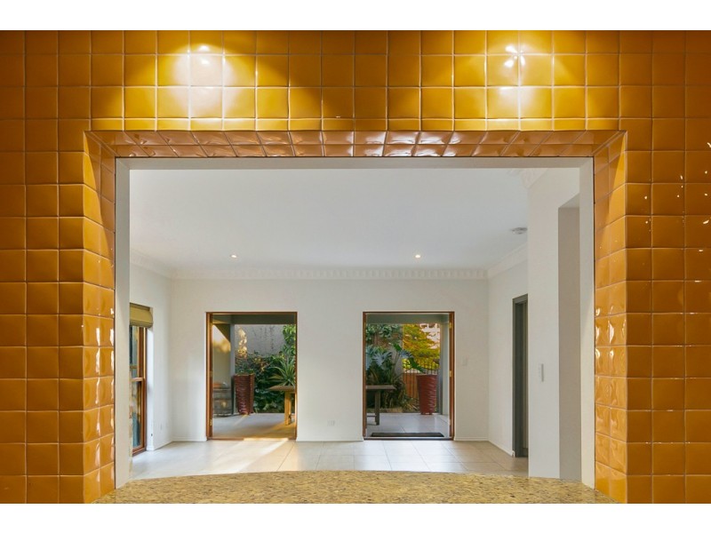 97 Crescent Road, Hamilton QLD 4007