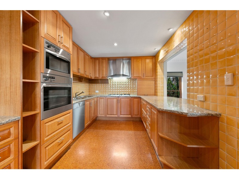 97 Crescent Road, Hamilton QLD 4007